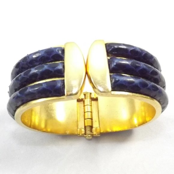 Vintage Faux Reptile Skin, Wide Cuff, Hinged Brass Bracelet - Picture 6 of 10